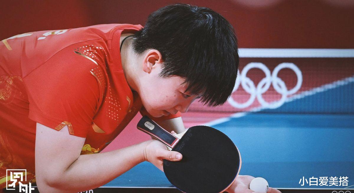 小白爱美搭|女乒夺冠！孙颖莎赛场上英姿飒爽，长相很反差萌，小肉脸手感超好