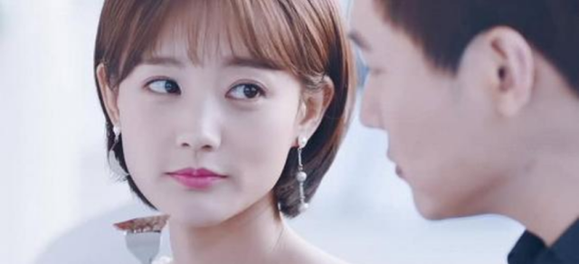 谢霆锋|她曾是赵丽颖替身，趁颖宝怀孕时疯狂接戏，如今30岁2人平起平坐