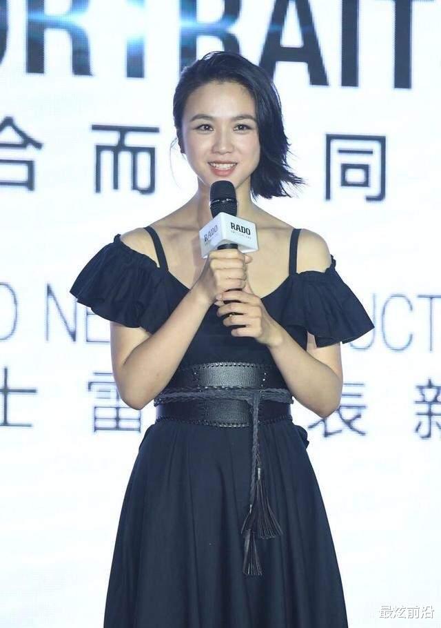 最炫前沿 汤唯的“纯欲系”穿搭太迷人，一袭黑色吊带裙，知性优雅显女人味