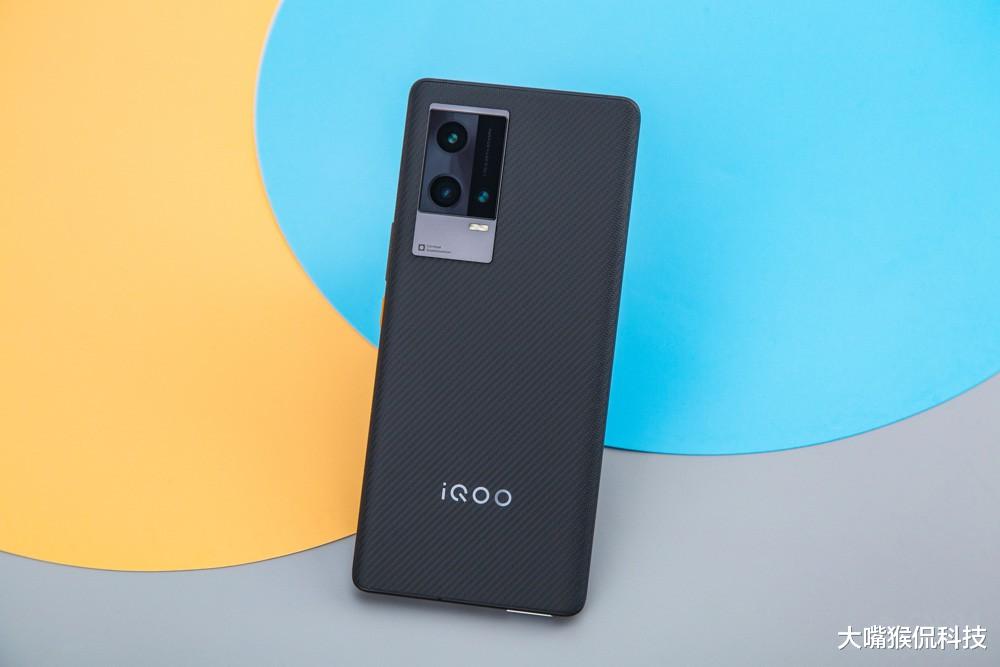 iqoo|iqoo新品准备发布，已经通过认证，旧产品会提前退场吗？