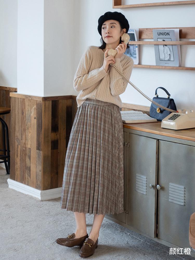 颜红橙 真正洋气的女人都不会乱穿衣，看看这些百搭日常的穿搭，保暖洋气