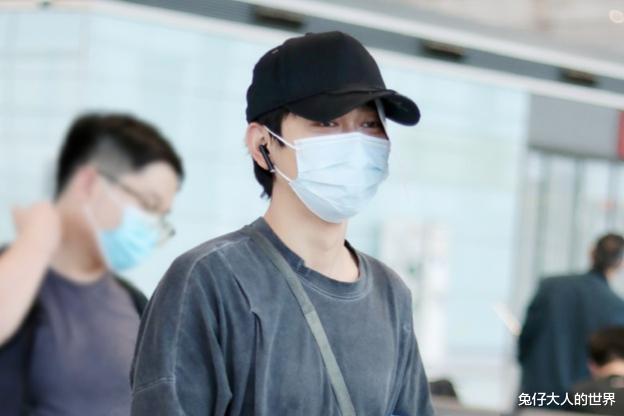 魏晨|德云社演员冒雨参加惠民演出,引发网友热议,他们又超越了同行