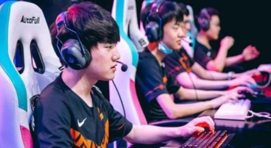lpl|LPL冬转大鱼太多，Knight、果子哥皆在其中，shy哥或将回LCK