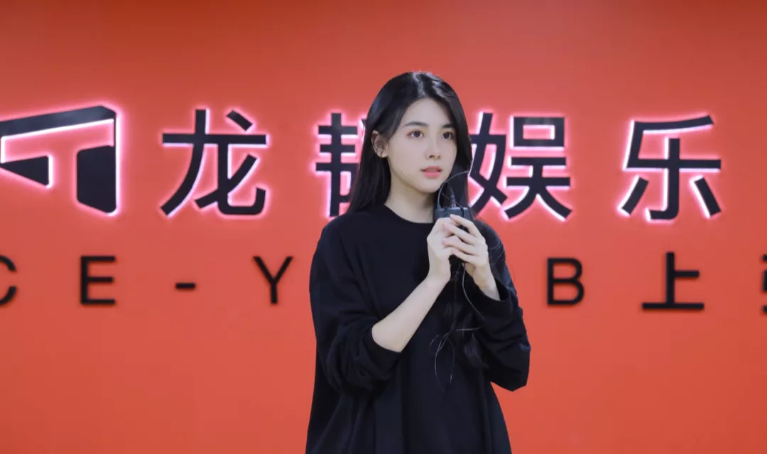 何猷启|没办法嫁入豪门，就来混娱乐圈了？