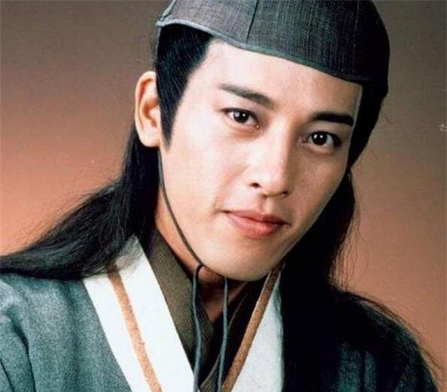 令狐冲|《笑傲江湖》中，任盈盈和小师妹，令狐冲究竟更爱谁？