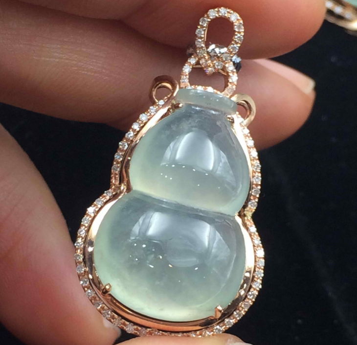 翡翠|为什么雕花复杂的翡翠，反而还越没价值？原来是因为这个原因