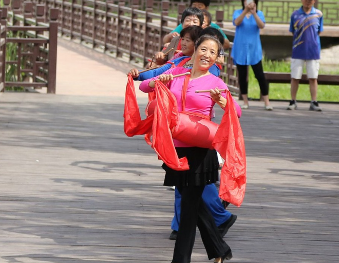 豆腐|多所高校联合发布，停止食用1“粗粮”，比喝酒还伤乳腺，早扔掉