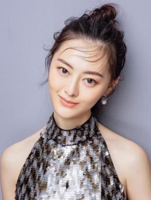 周星驰|“隐藏”了35年，原来是陈道明的女儿，网友：怪不得想演啥演啥！