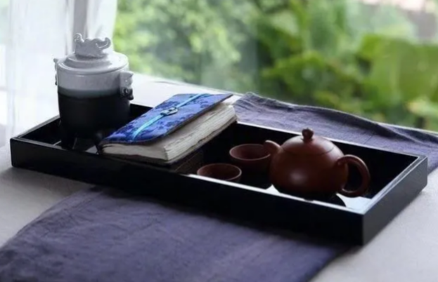 情感事业健康|大运辰戌相冲的八字