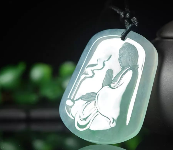 翡翠|充分了解翡翠的种类，不要购买那些处理货，天然的货物才有价值