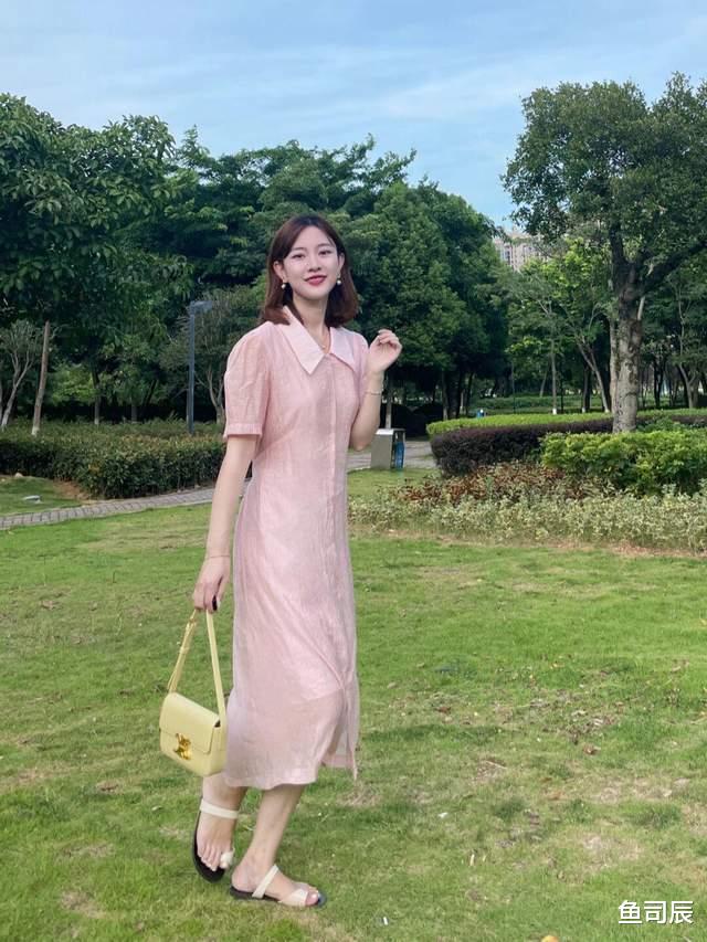 鱼司辰|想要搭配出氛围感其实很简单，条纹衫配牛仔裤简约利落，高级时髦