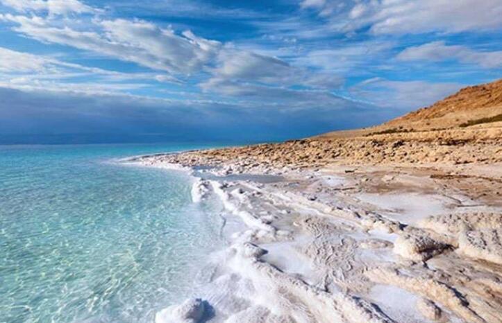 火山 在地球上挖一个水湖，不限时长、不去干预，能长出鱼类吗？