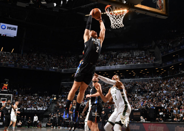 雄鹿队|2-0，篮网狂赢39分，阿杜18投32分没出汗，队友送新绰号！苏群：雄鹿又走老路