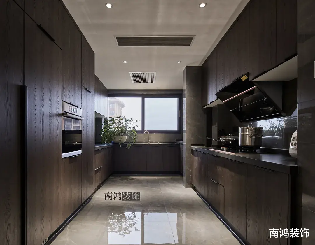 百搭厨房配色方案，你还只会“黑白配”吗？