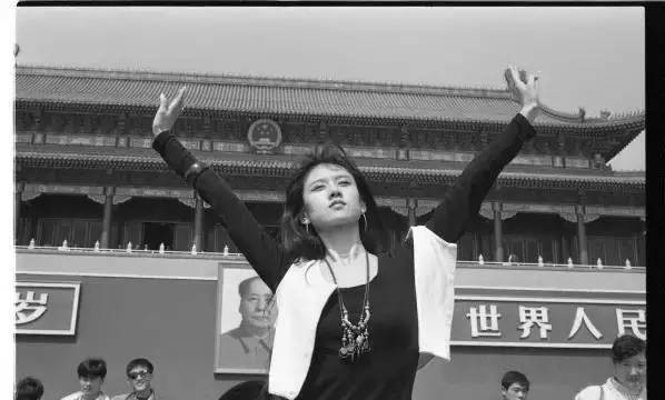 电影|“人间异类”杨丽萍：30年不吃米饭，靠助理洗澡，她现在怎么样了