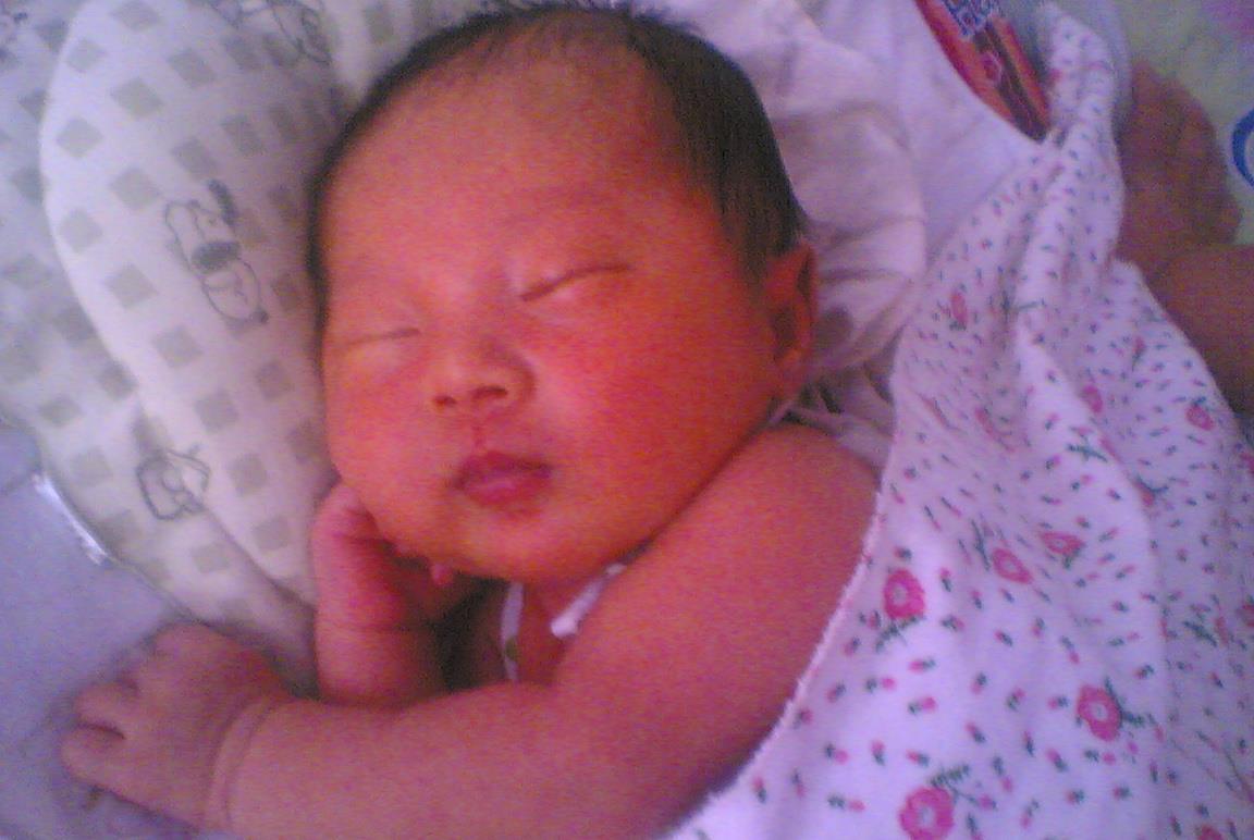 育儿铺子|奶奶和爸爸轮着抱新生儿晒太阳，黄疸没去成，孩子反倒住进急诊科