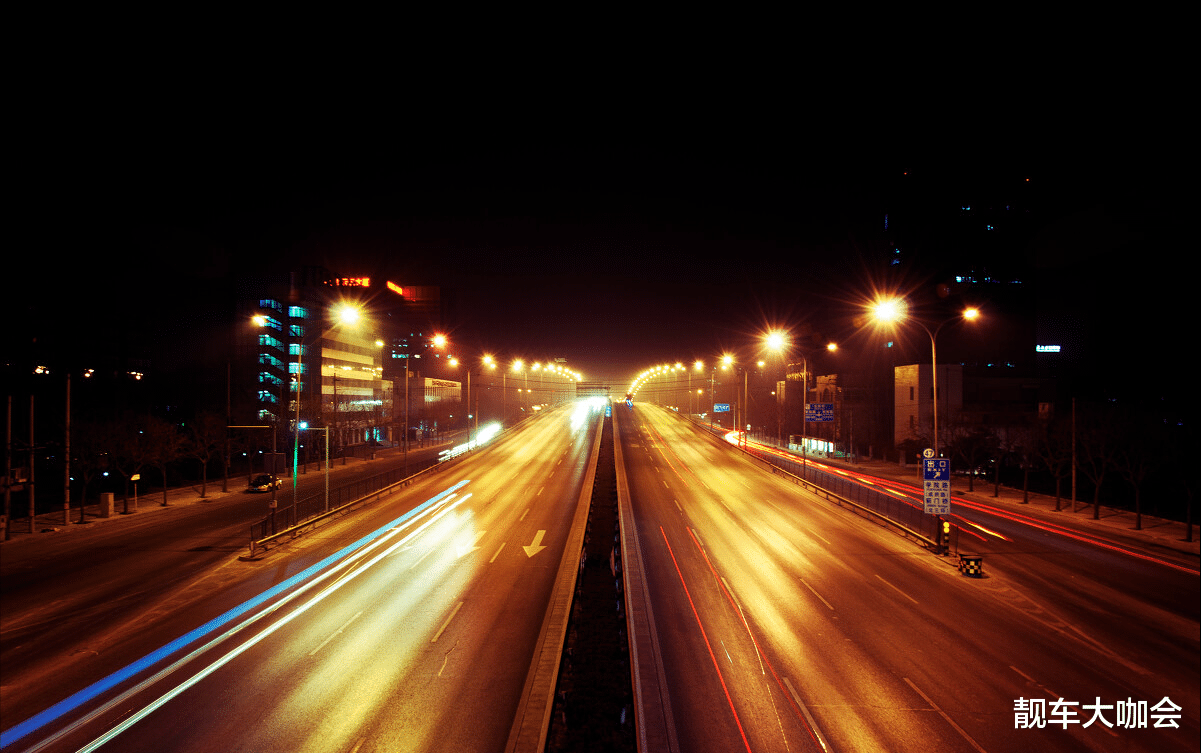 硬核问题出现了,洒水车为何雨雪天气依然出来洒水呢?