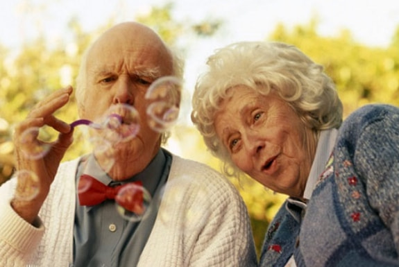 阿尔茨海默病|引发老年痴呆症的元凶是什么？跟这些生活习惯有关！