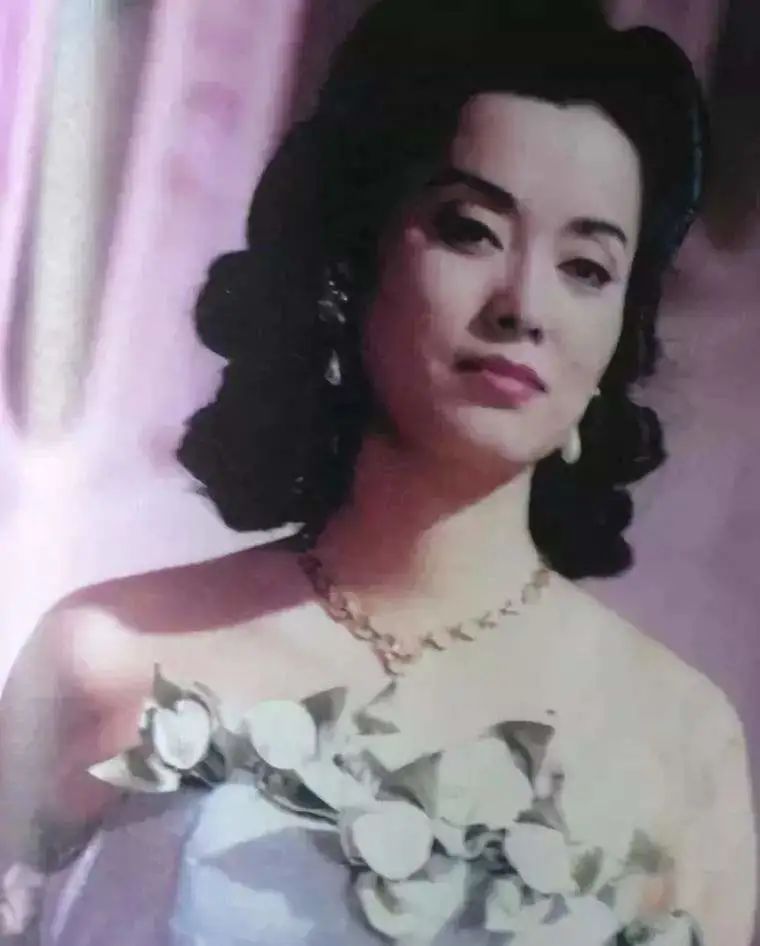 毛阿敏|大起大落乐坦一姐！两度偷税漏税差点轻生，嫁百亿富豪后低调做人