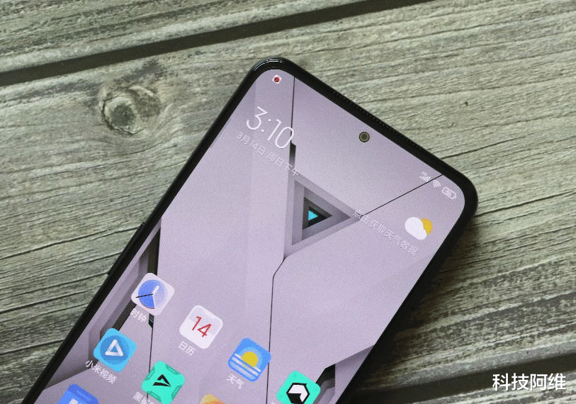 销售额|国产手机市场诞生新“爆款”，120W+720Hz，5分钟销售额突破2亿元