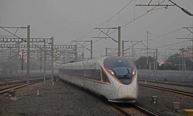 杨春香谈娱乐 今年过年该怎么回家，要不要留在厂里加班？专家这样说！