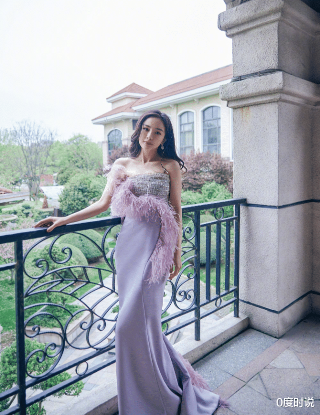 杨幂|杨幂仗着身材好,任性穿上无痕鱼尾裙,凹凸身材闪耀全场