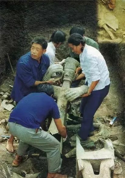 实闻速览 前所未见的神奇文物首次被发现！世界瞩目的三星堆进行时。。。