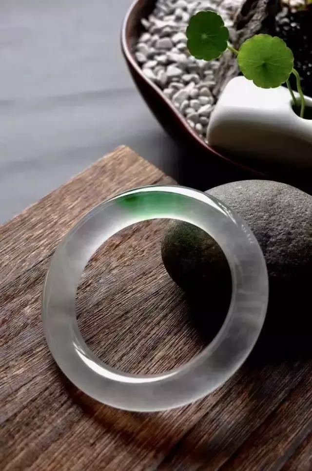 翡翠|万年翡翠，冰清玉洁，看一眼瞬间就醉！