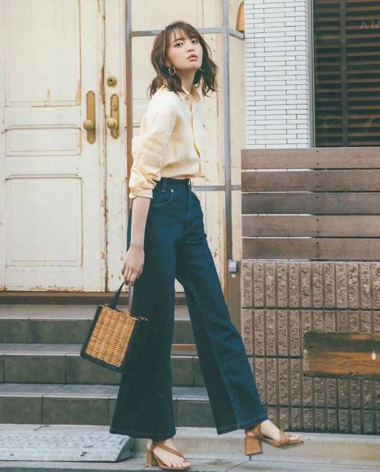 宝贝你别闹 普通牛仔裤想要穿出时尚高贵气质，4个方面不可忽视，易学又好搭