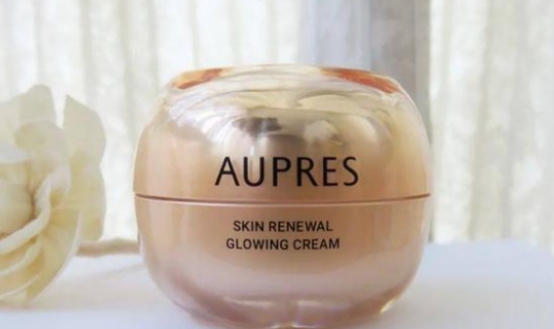 护肤品 适合40岁以上女人的抗老护肤品，淡纹效果明显, 亲测有效!