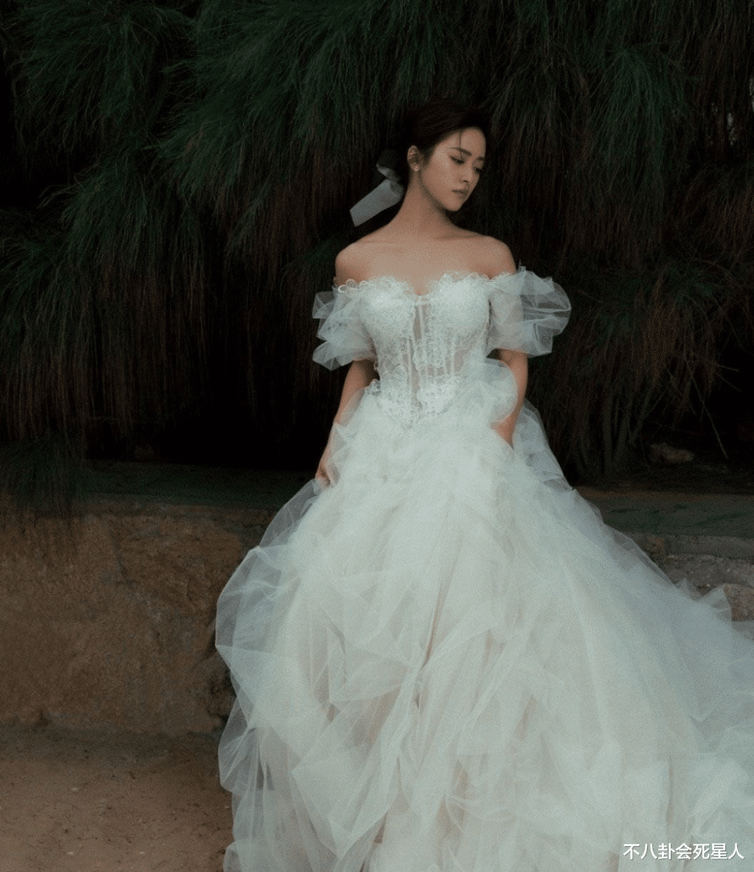 张子枫|金鸡奖女星造型红黑榜，沈月披纱窗，关晓彤老气，张子枫逆袭了