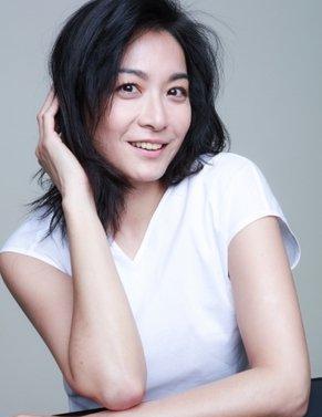 脑震荡|她因颜值高爆火，怎料竟被男艺人打成脑震荡，留下一辈子后遗症！