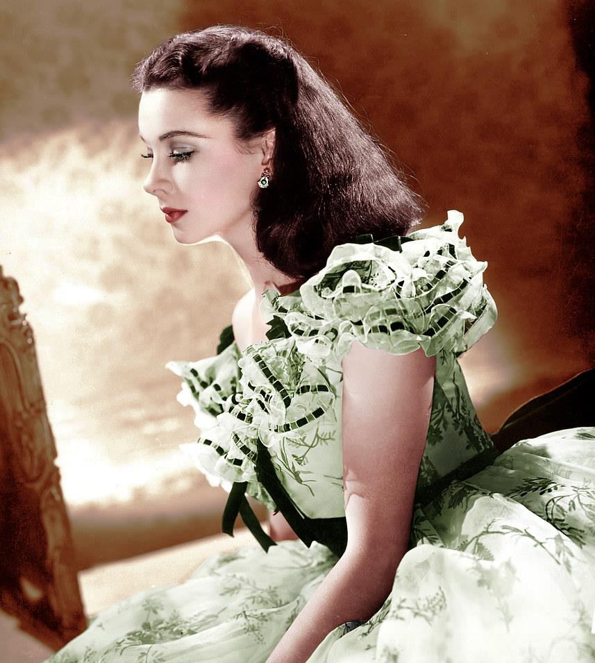 欧美时尚前线|费雯丽的眉眼很独特:高低眉很灵动,眼睛会说话