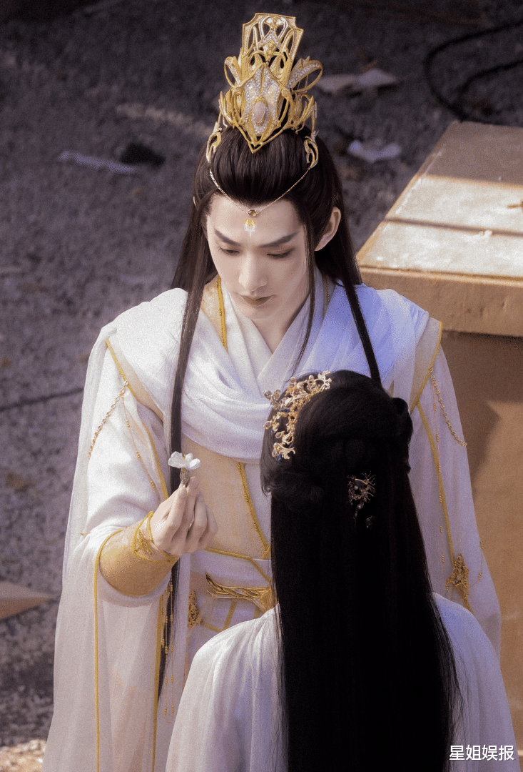 遇龙|因《遇龙》成名的邓为，和张新成是大学同学？还是《长月烬明》男二