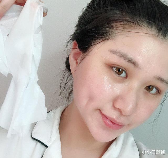 爽肤水|精华液为啥不能直接涂脸？看看这2点，网友：中一个皮肤就会变差