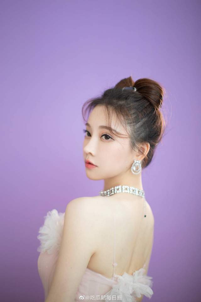 冯提莫|冯提莫生图照堪比精修图，网友直呼：还能再美点吗？