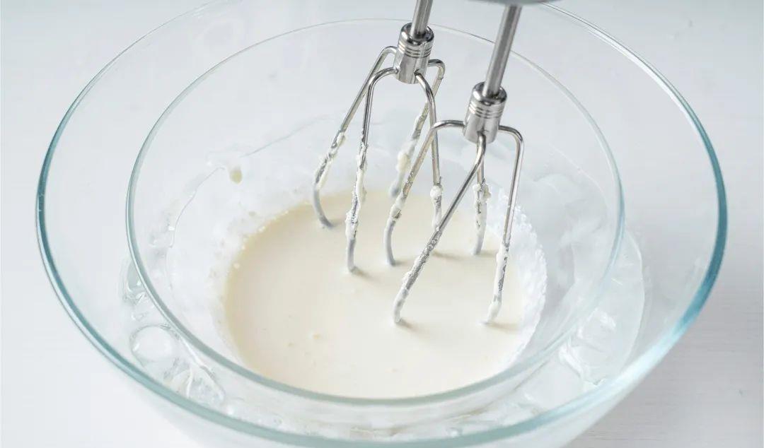 茶苏苏烘焙日记|一口气测评10款淡奶油!抹面、做馅该用啥,看完这篇全知道!