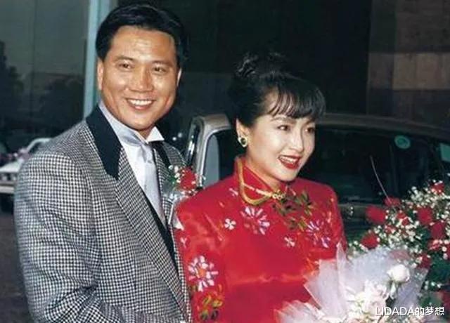 LIDADA的梦想 “可怜”的恬妞：5岁挣钱养自己，26岁嫁富商被骗，为了面子再婚万梓良又离了