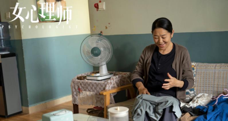 贺顿|女心理师：为救养女放弃亲儿子，赵希平的心结，这辈子都无法释然