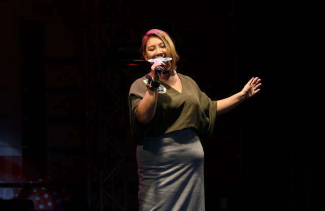 郑少秋|郑少秋女儿被送医院，情况紧急十分痛苦，5天花10万无人照顾