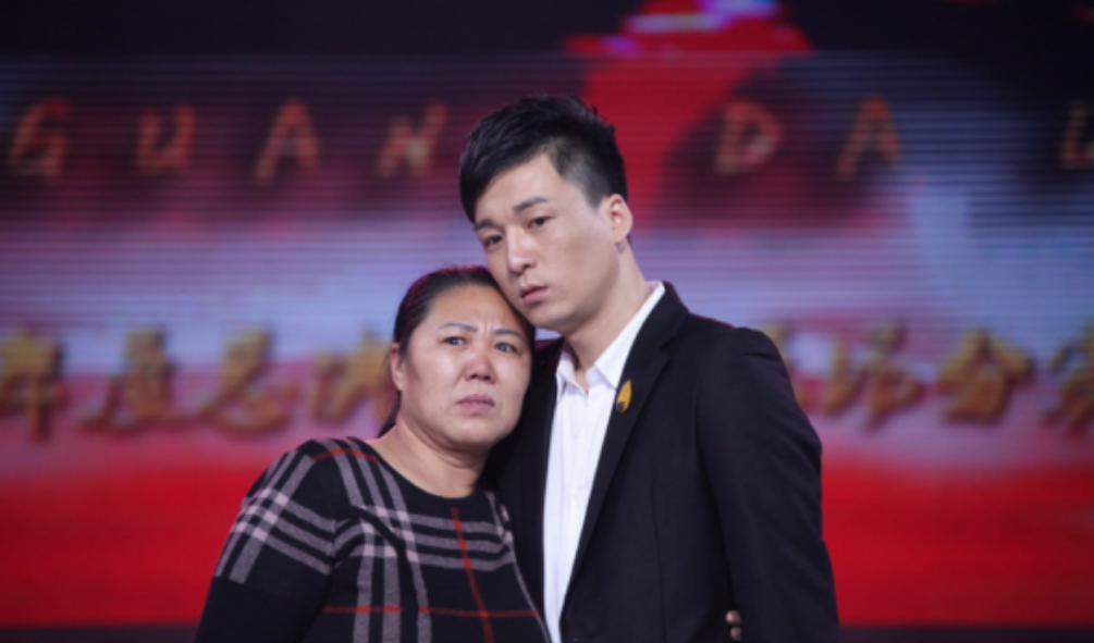 杨帆|凭星光大道成名，谎称父亲患癌捞金千万的杨帆，如今下场如何？