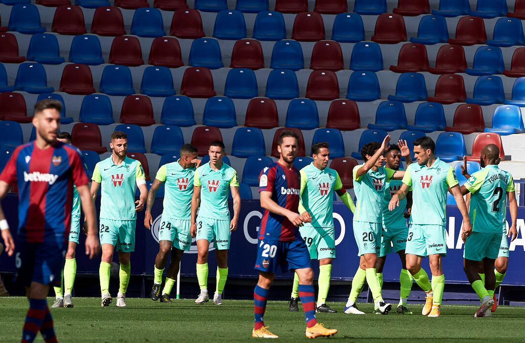 塞维利亚|西甲最新积分榜：皇马逆转险胜，塞维利亚7连胜，巴萨掉到第4