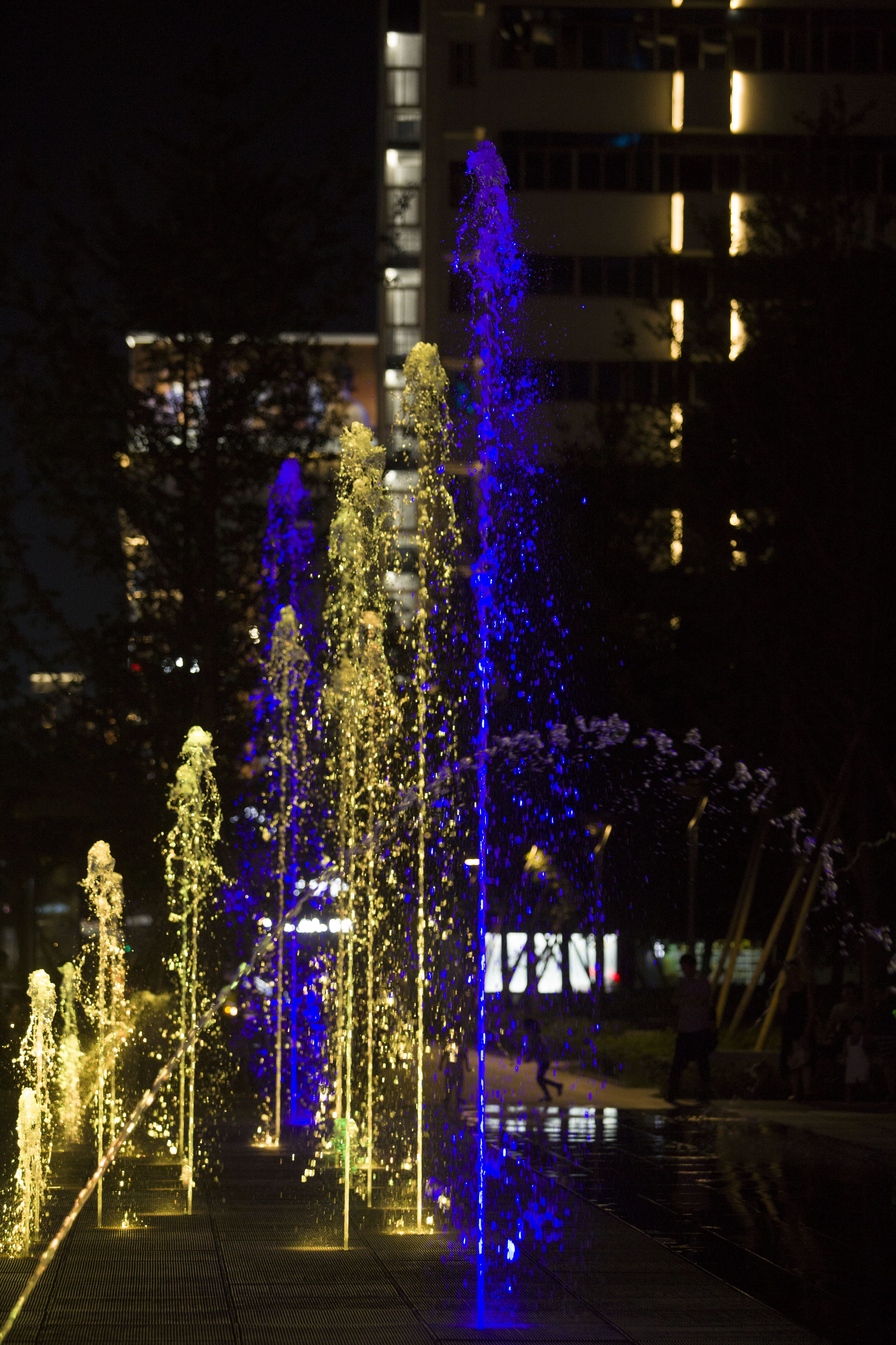 美丽的小浪花 宁波太阳广场水秀——光下绽放的水花