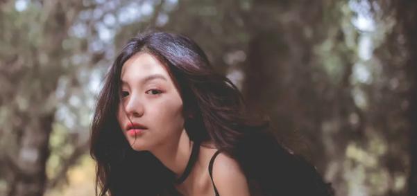 易烊千玺|易烊千玺新电影开机，携手李现、章宇出演，又是一部冲奖之作！