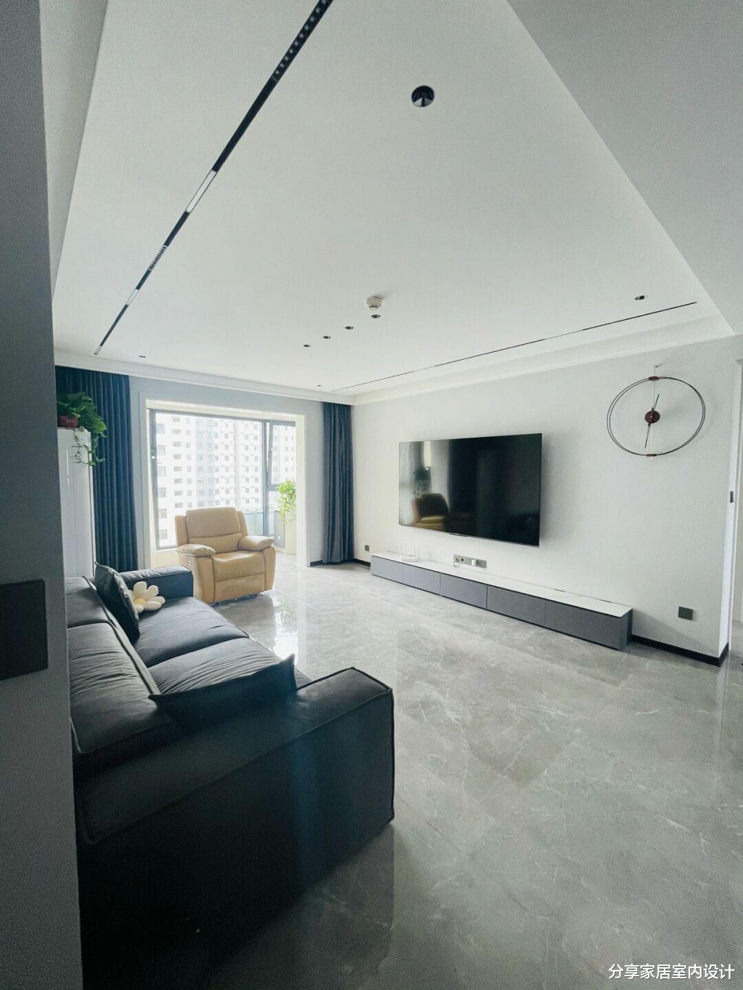 新房装修目前花了22W，保洁做完真心漂亮，看过的人都说一点不亏