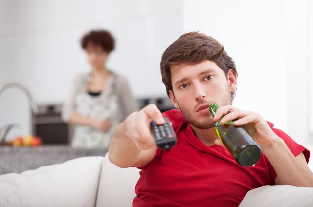 肝脏|每天喝点小酒,真的对健康好吗?提醒:酒后4个危害,房颤在其中