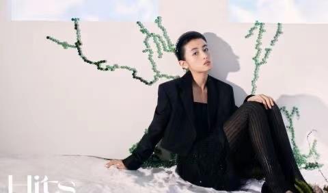 张子枫|张子枫上演雪地写真，高冷范儿十足，美出新高度！