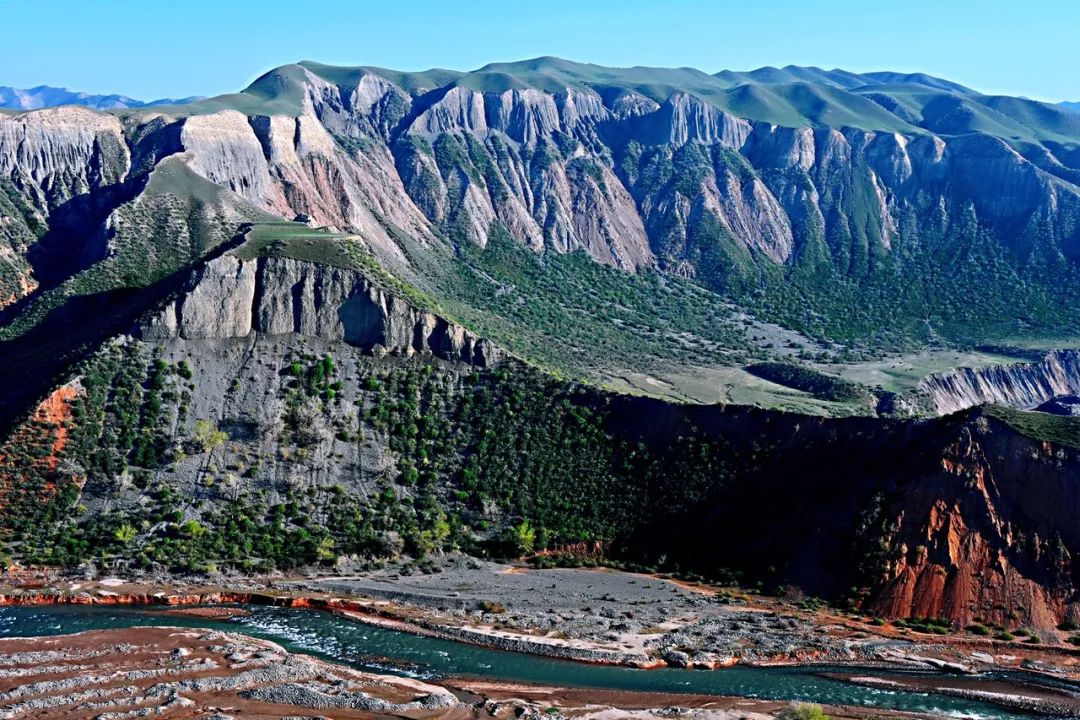 乌鲁木齐 距乌鲁木齐1h，新发现一条荒废半个世纪的绝美天路，虐过独库，美过318！