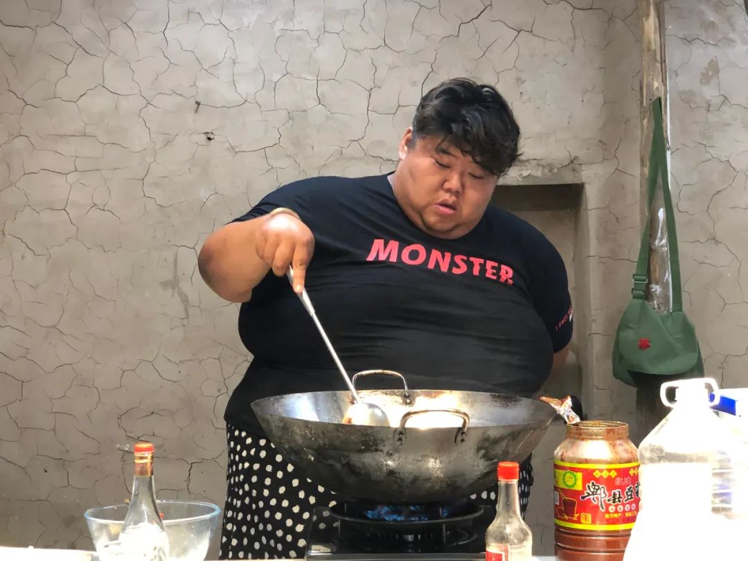 南瓜|吃播主播体重500+，他却不敢减肥