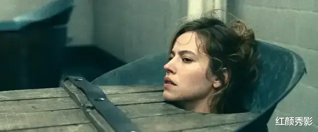 电影|一群疯美人的遭遇，让人窒息